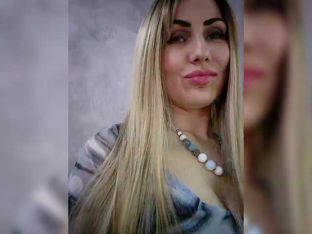 Cassssablanca's BongaCams show and profile