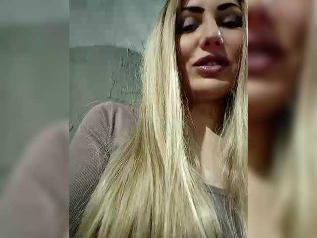 Cassssablanca's BongaCams show and profile