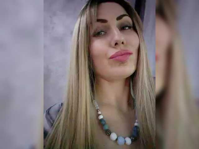 Cassssablanca's BongaCams show and profile