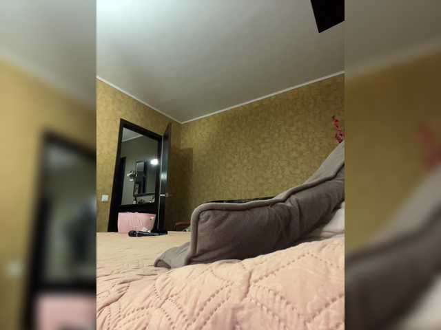 LouiseJenkin's BongaCams show and profile