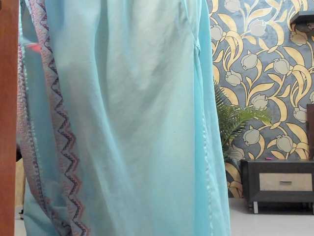 LouiseJenkin's BongaCams show and profile