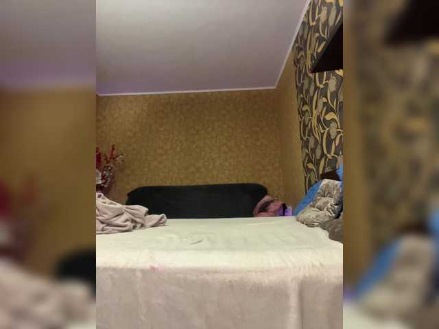 LouiseJenkin's BongaCams show and profile