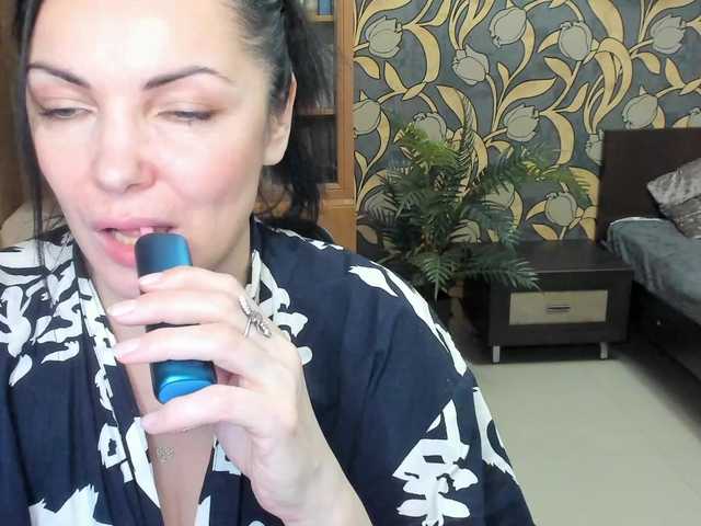 LouiseJenkin's BongaCams show and profile