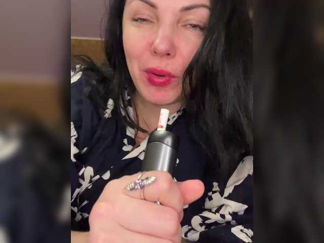 LouiseJenkin's BongaCams show and profile