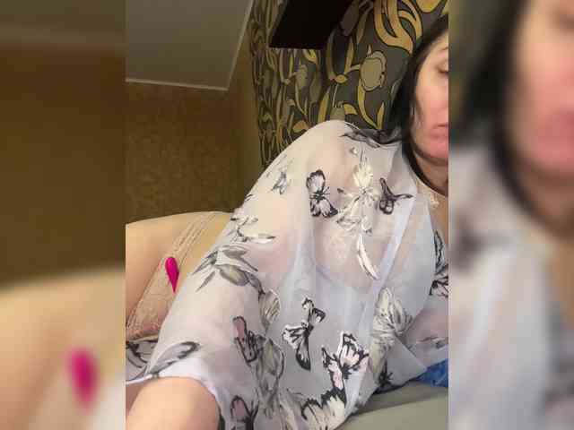 LouiseJenkin Live Webcam on BongaCams