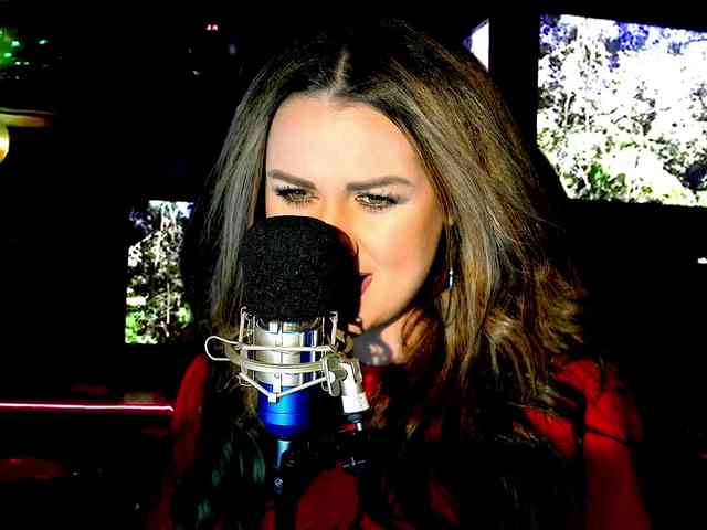 Meskhimusic webcam