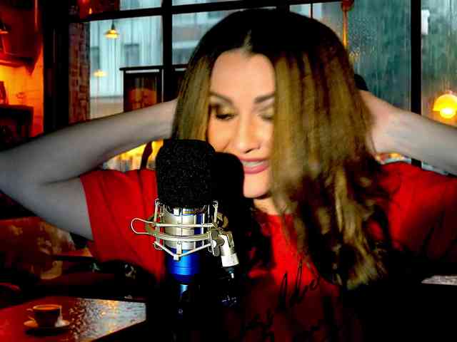 Meskhimusic webcam