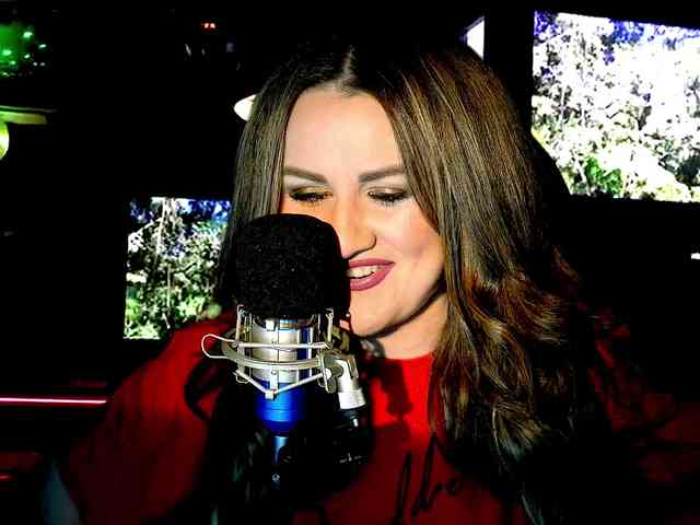 Meskhimusic webcam