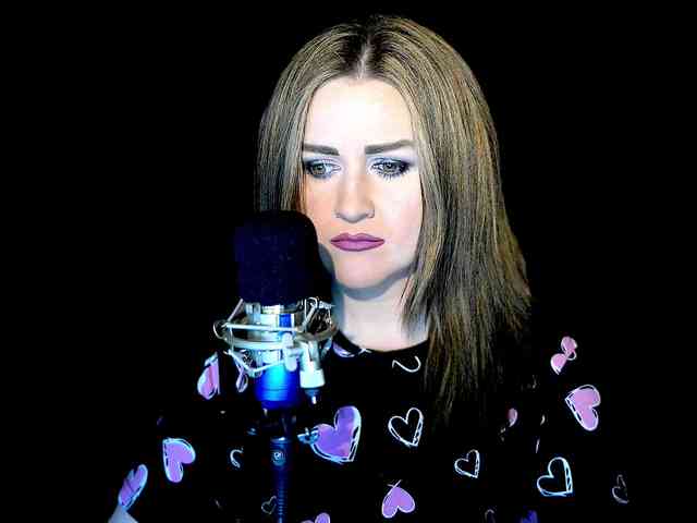 Meskhimusic webcam
