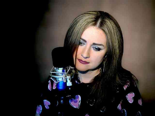 Meskhimusic webcam