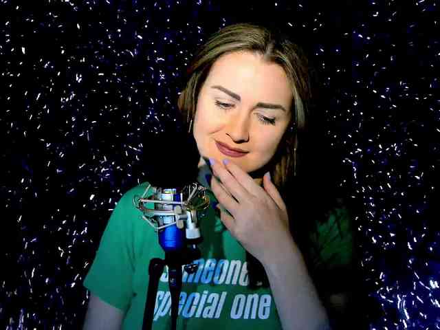 Meskhimusic webcam