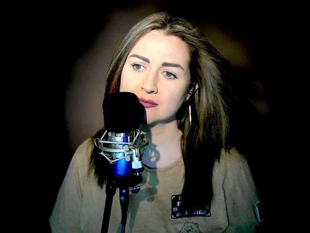 Meskhimusic webcam