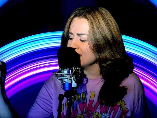 Meskhimusic webcam