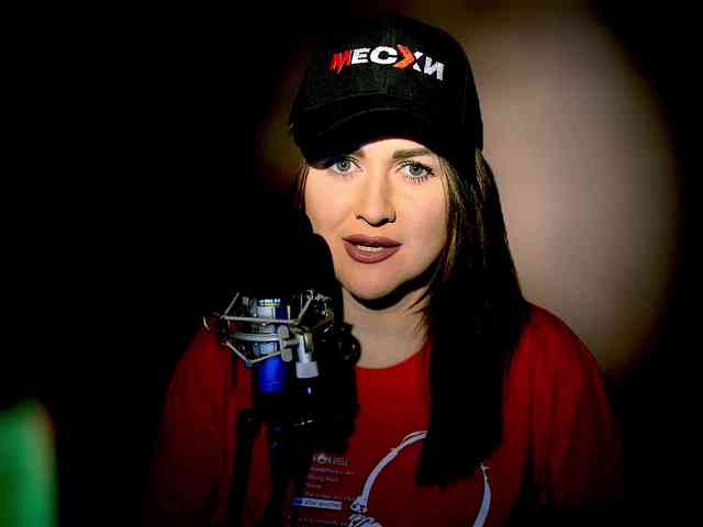 Meskhimusic webcam