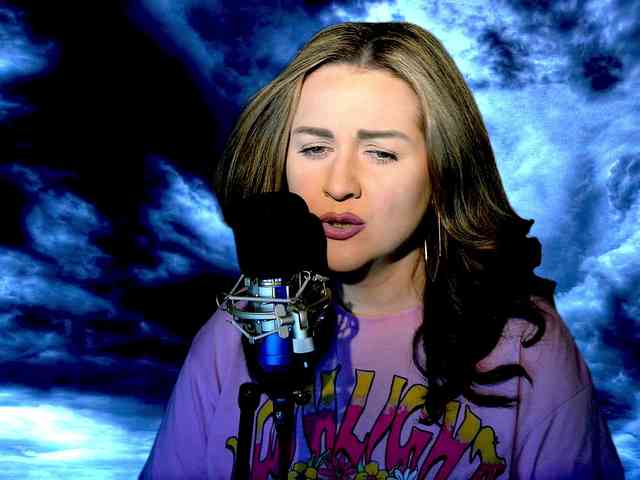 Meskhimusic webcam
