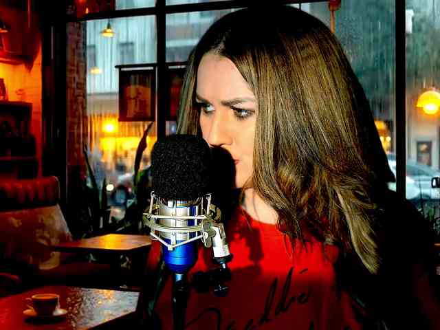 Meskhimusic webcam