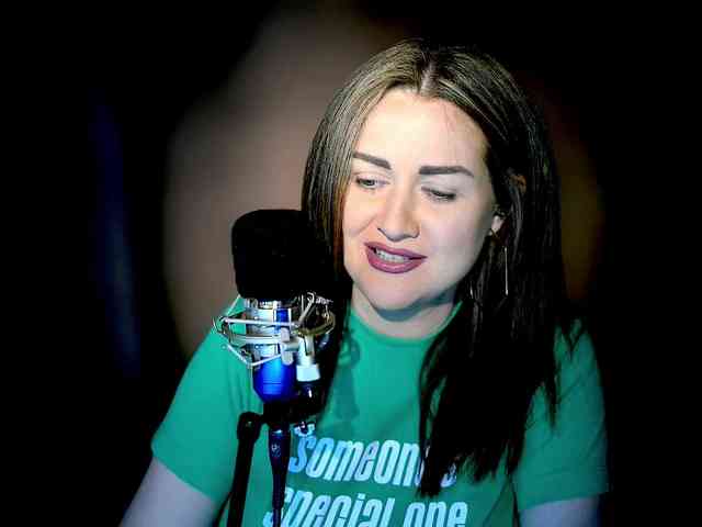 Meskhimusic webcam