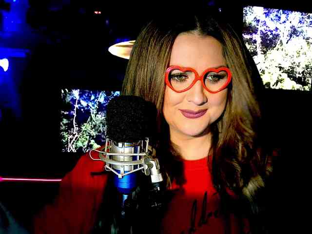 Meskhimusic webcam