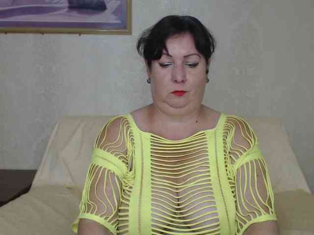 Group chat for 40 tokens, Full privates for 60 89 tokens, Privates for 30 5..., big milf 3
