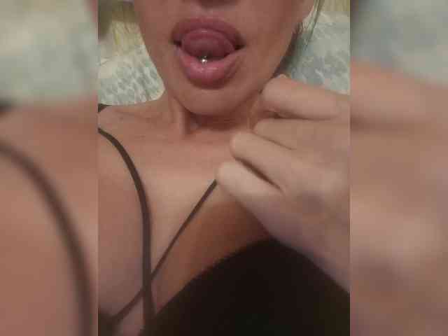 kristinaand webcam