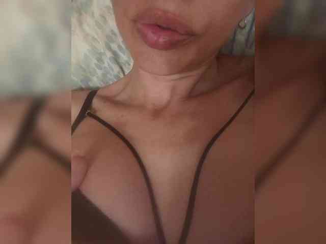 kristinaand webcam