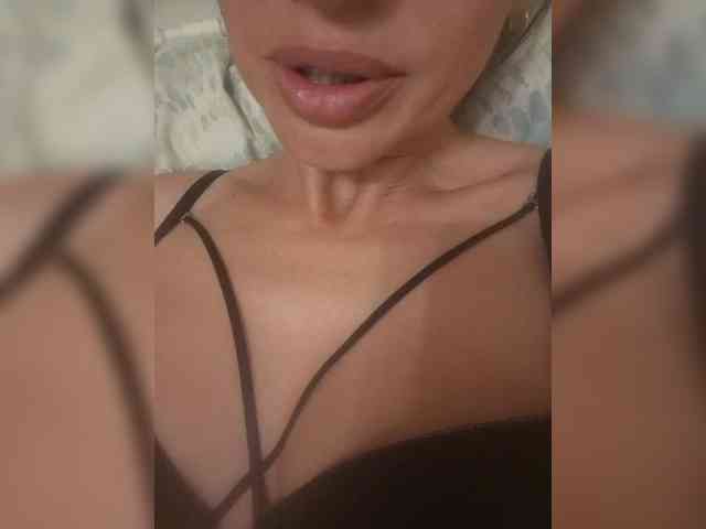 kristinaand webcam