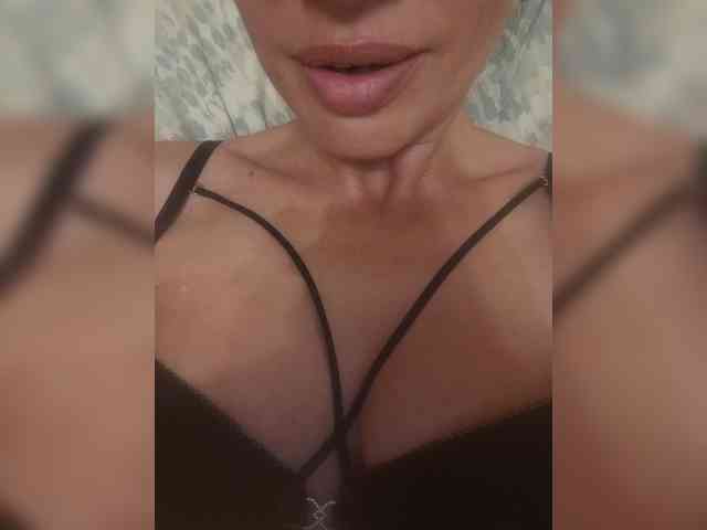kristinaand webcam