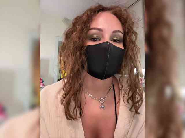 SinfulTyan webcam