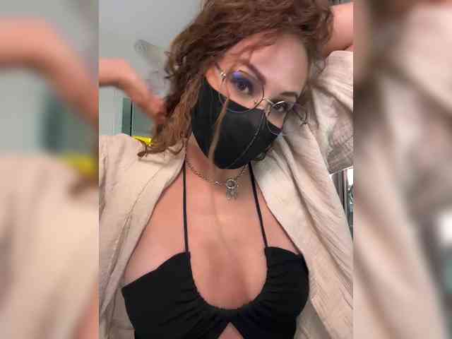 SinfulTyan webcam