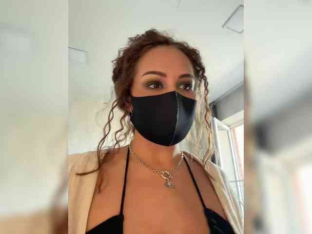 SinfulTyan webcam