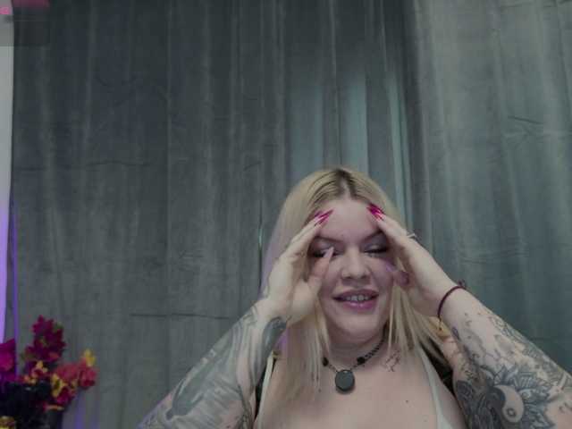 AlissaVox's BongaCams show and profile