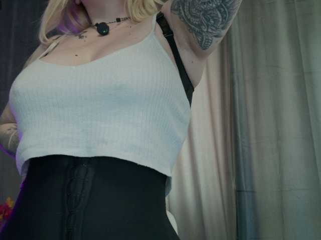 AlissaVox's BongaCams show and profile