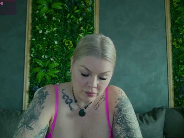 AlissaVox's BongaCams show and profile