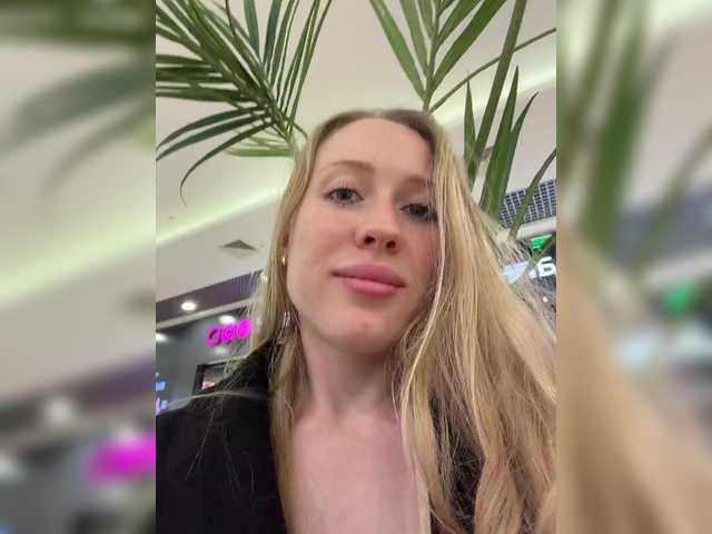 Likachkaa's BongaCams show and profile