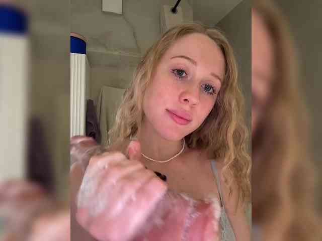 free nude chatroom Likachkaa
