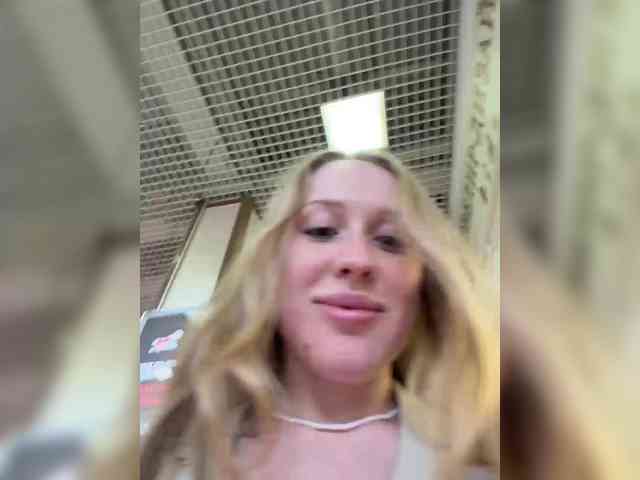 striptease chat room Likachkaa
