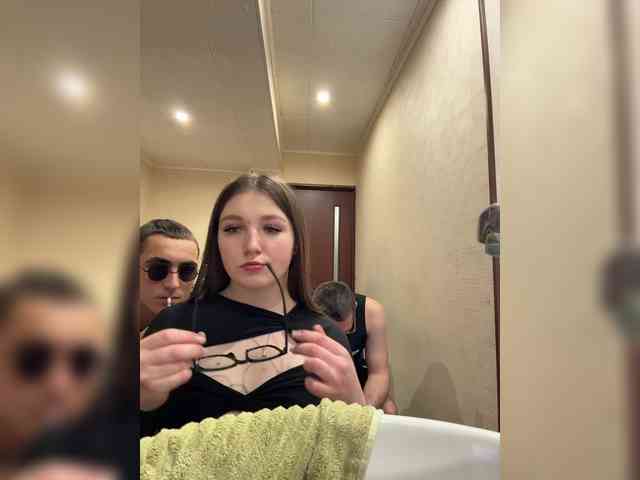 webcam strip Masya1996