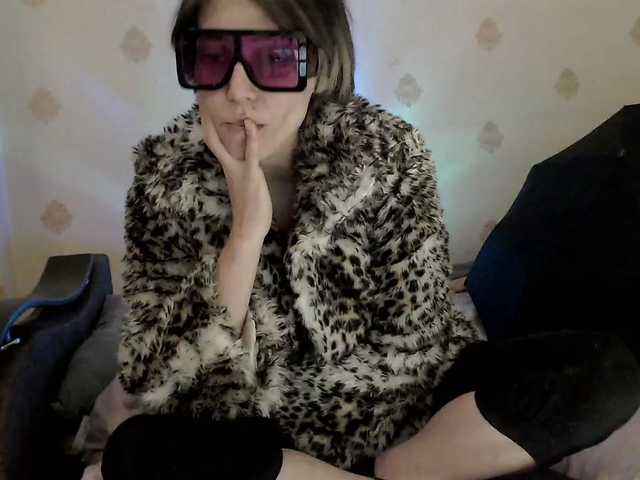 HazeRaziel's BongaCams show and profile