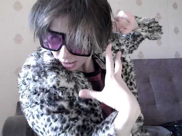 HazeRaziel's BongaCams show and profile