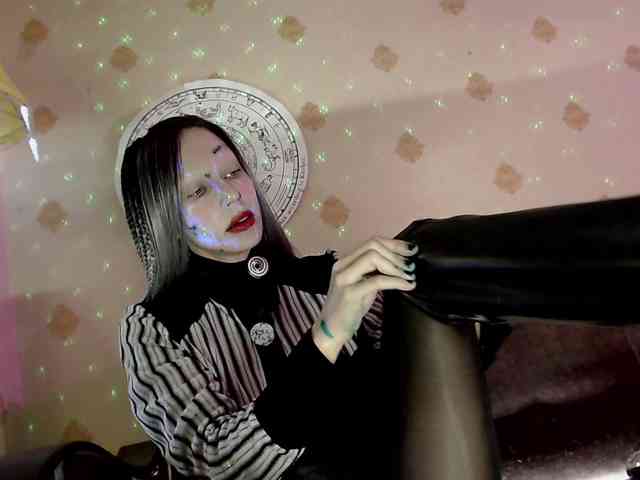 Lady_Gopnique webcam