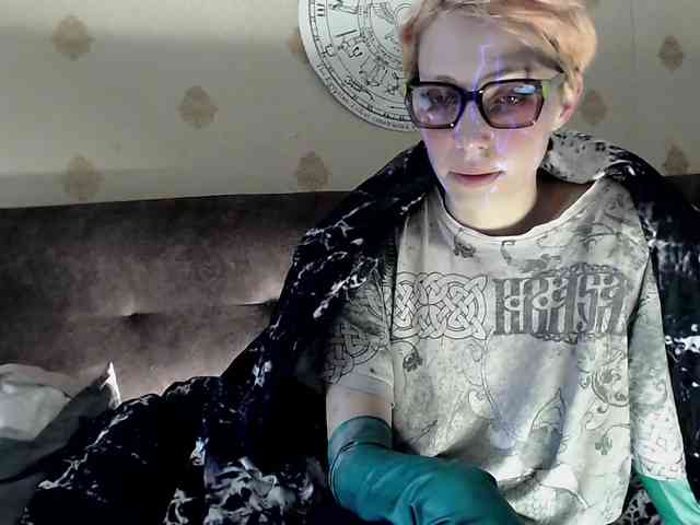 Lady_Gopnique webcam