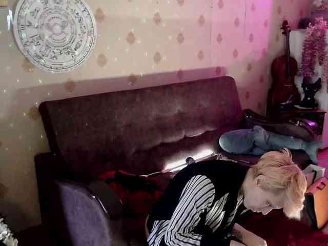Lady_Gopnique webcam