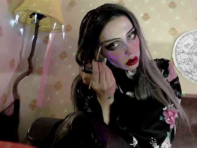 Lady_Gopnique webcam