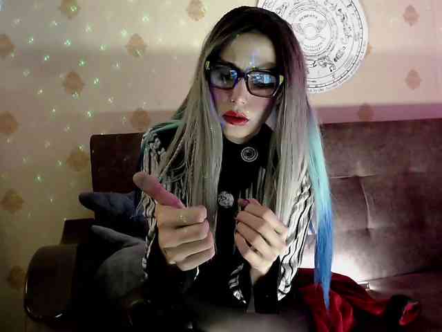 Lady_Gopnique webcam