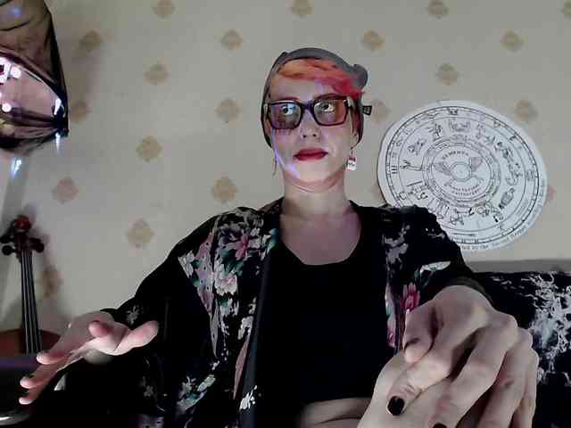 Lady_Gopnique webcam