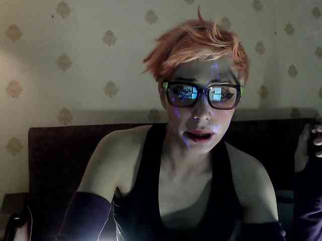 Lady_Gopnique webcam