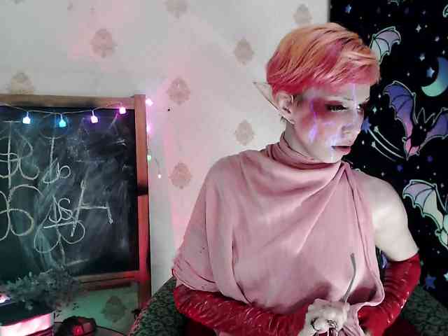 Lady_Gopnique webcam