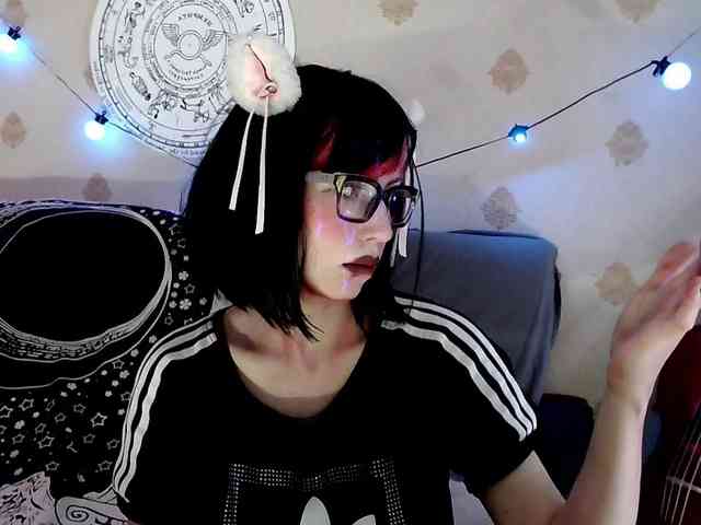 Lady_Gopnique webcam