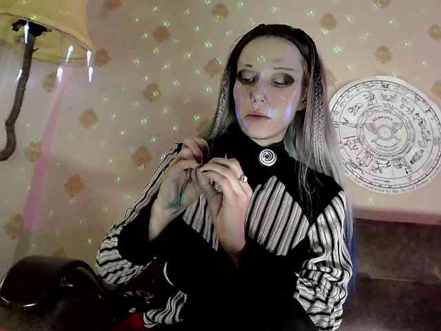 Lady_Gopnique webcam