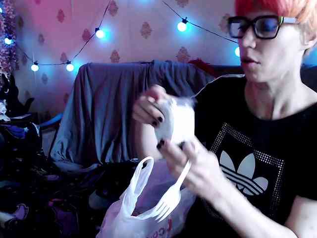 Lady_Gopnique webcam